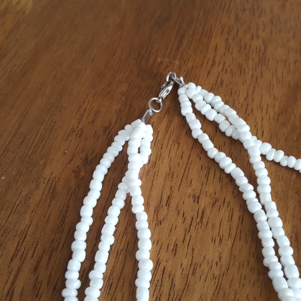 Pretty Summery Shell Necklace! - Picture 4 of 6